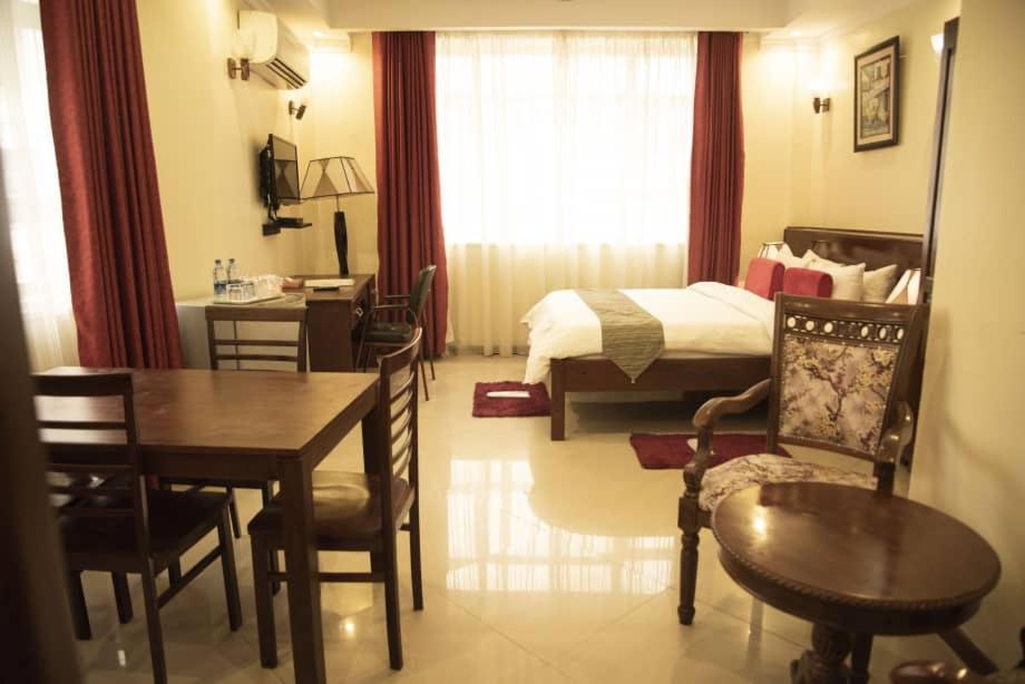 Hotel Sapphire Dar-es-Salaam Eksteriør bilde