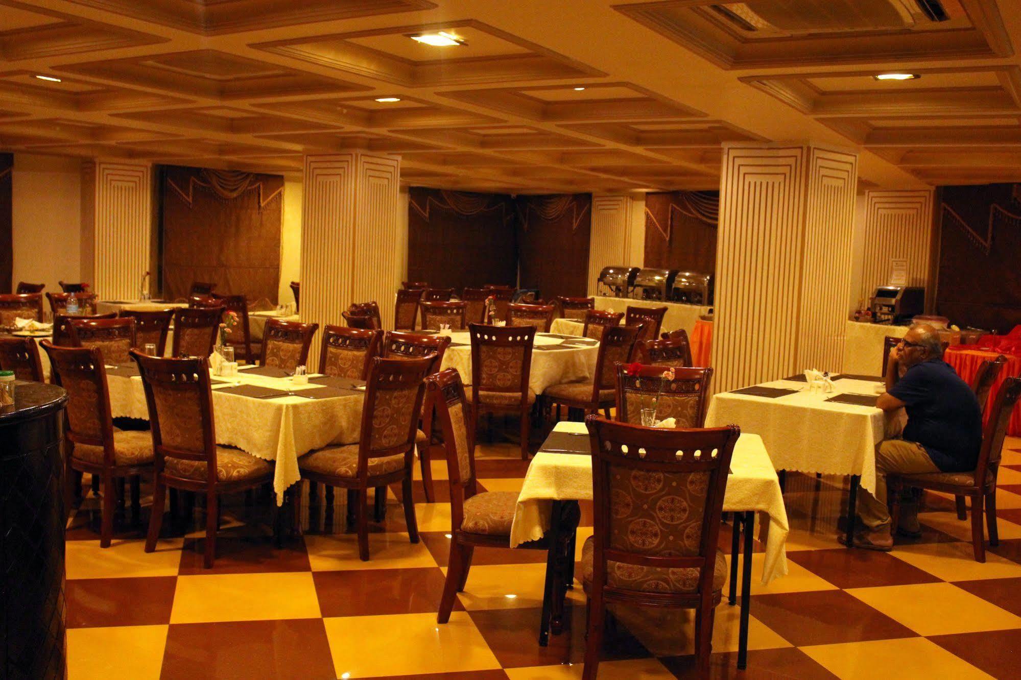 Hotel Sapphire Dar-es-Salaam Eksteriør bilde