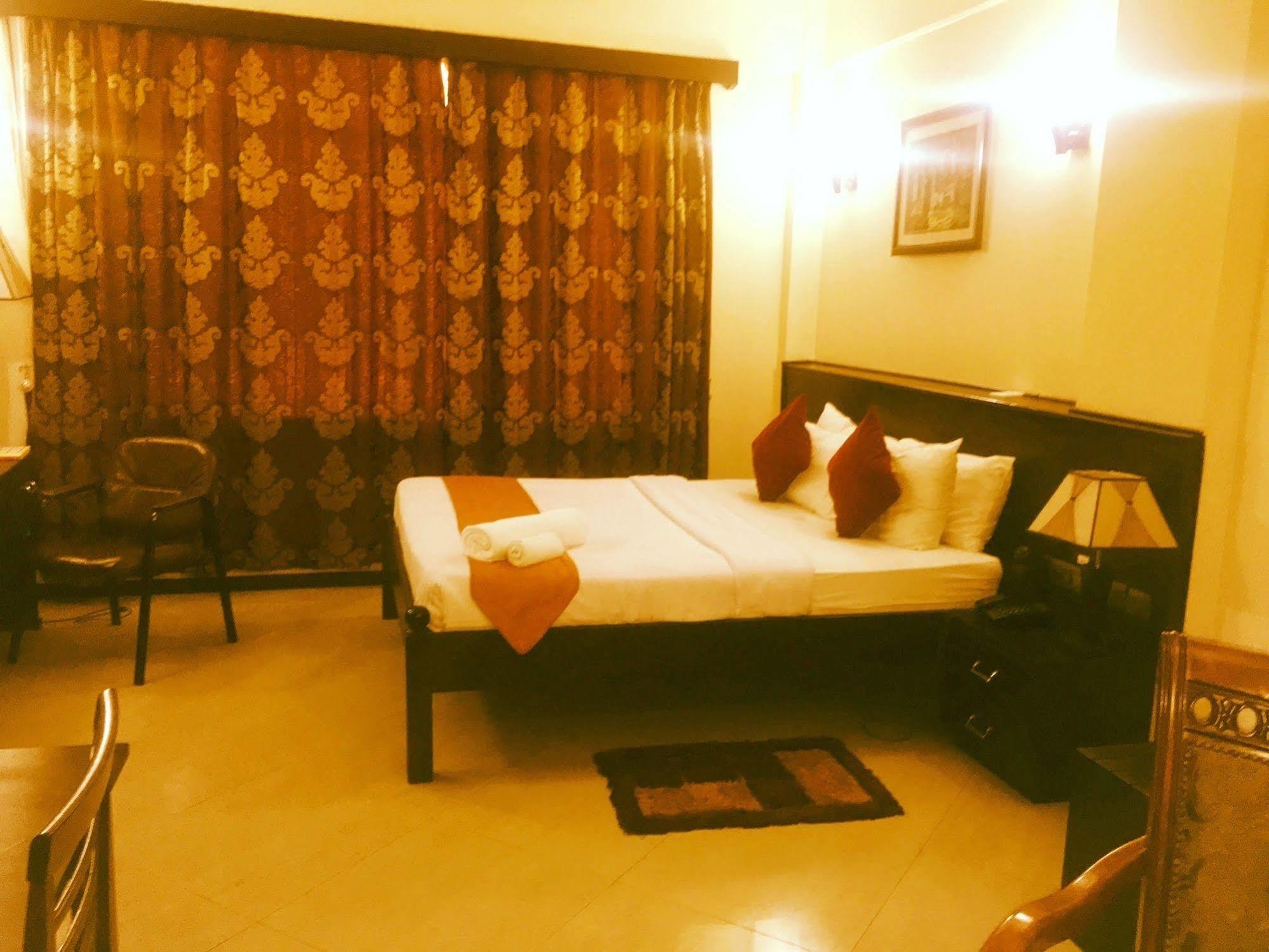 Hotel Sapphire Dar-es-Salaam Eksteriør bilde