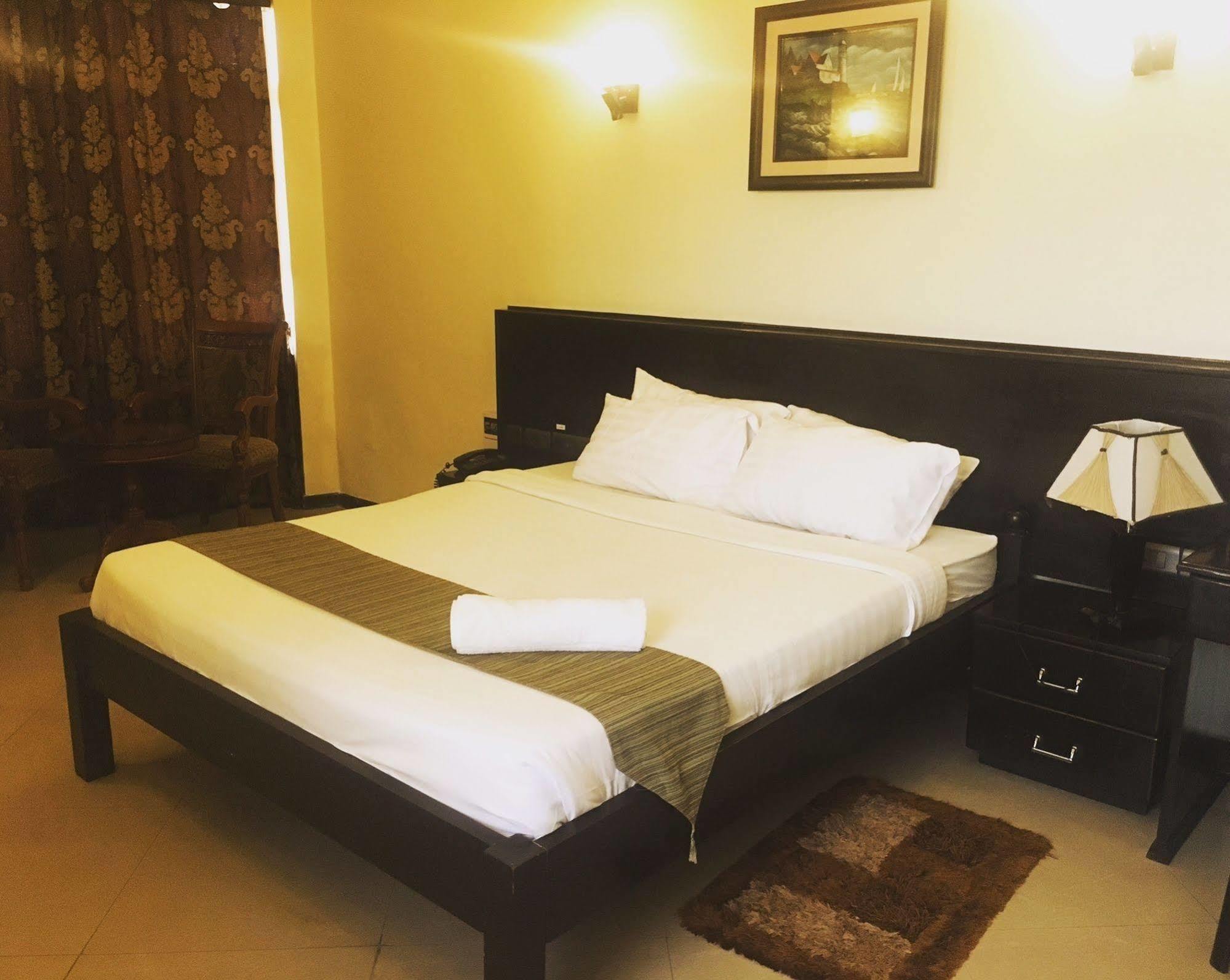 Hotel Sapphire Dar-es-Salaam Eksteriør bilde